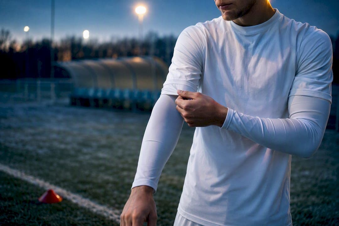 Kälteschutz ab etwa +10 °C: Wann Unterziehshirtfarbe im DFB Spiel erlaubt ist